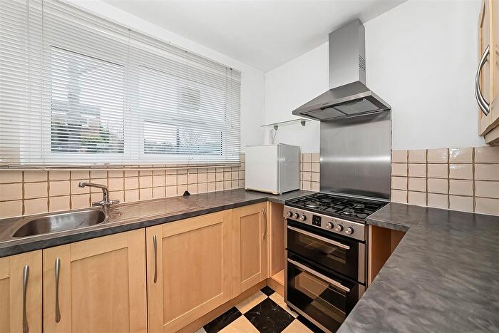 1 Bedroom Flat For Sale In Little Dimocks, London, SW12