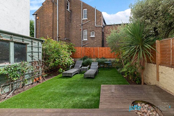 2 Bedroom Flat To Rent In Sherriff Road, London, NW6