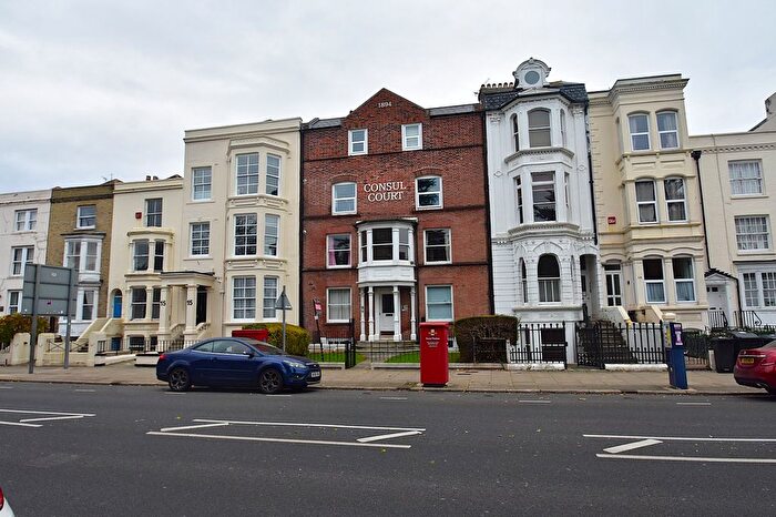 2 Bedroom Flat To Rent In Landport Terrace, Portsmouth, Hampshire, PO1