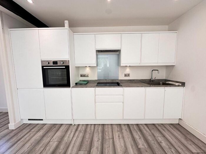 2 Bedroom Apartment To Rent In Blockers Court, Kingham Way, LU2