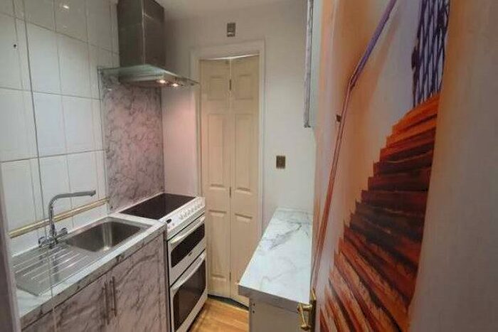 Studio To Rent In Honiton Road, Romford, RM7