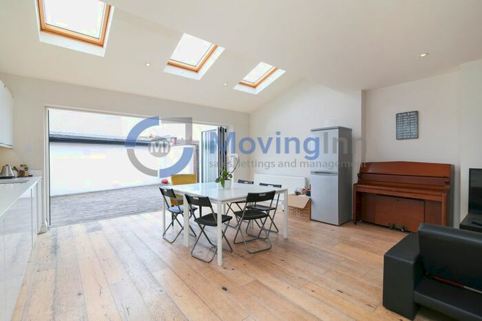 4 Bedroom End Of Terrace House To Rent In Grayscroft Road, Streatham Common, SW16