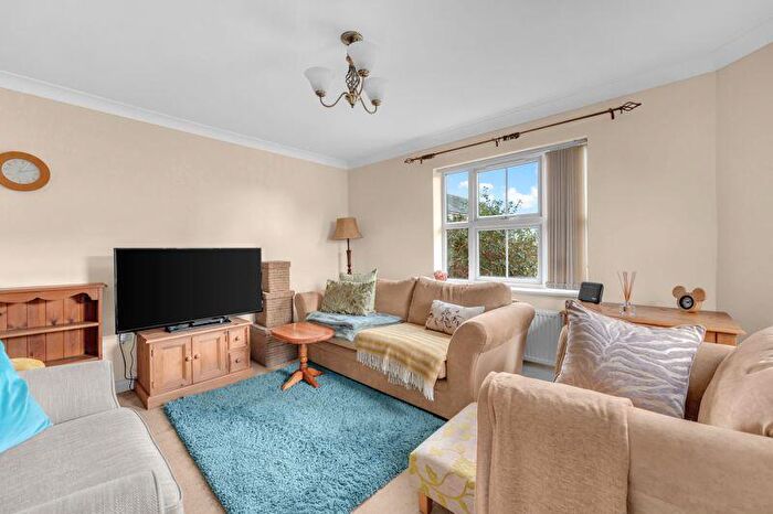2 Bedroom Semi-Detached House For Sale In Finchley Court, Grimsby, DN31