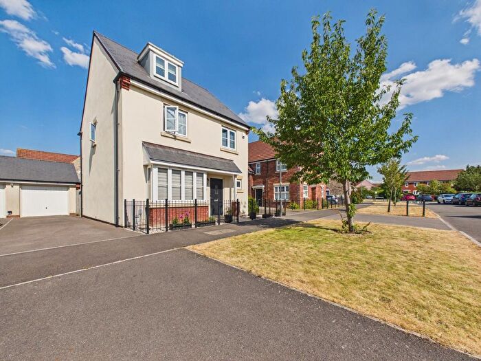 4 Bedroom Detached House For Sale In Badger Road, Thornbury, Bristol, BS35