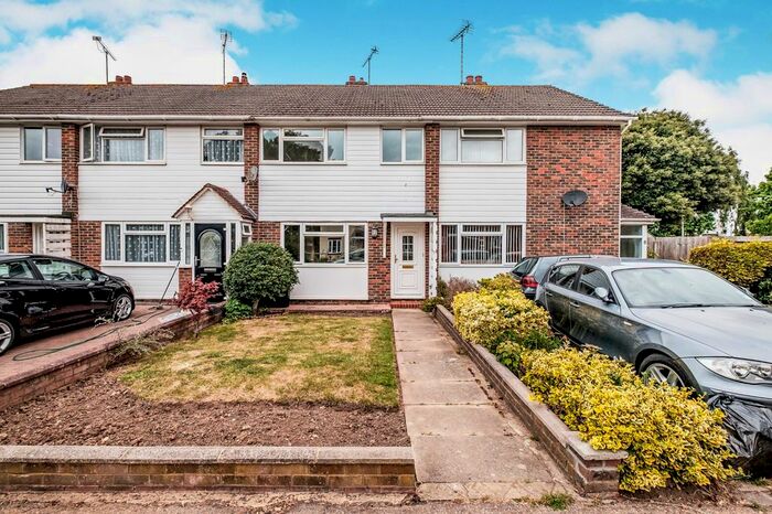 3 Bedroom Terraced House To Rent In Woodlands Avenue, Rustington, Littlehampton, BN16