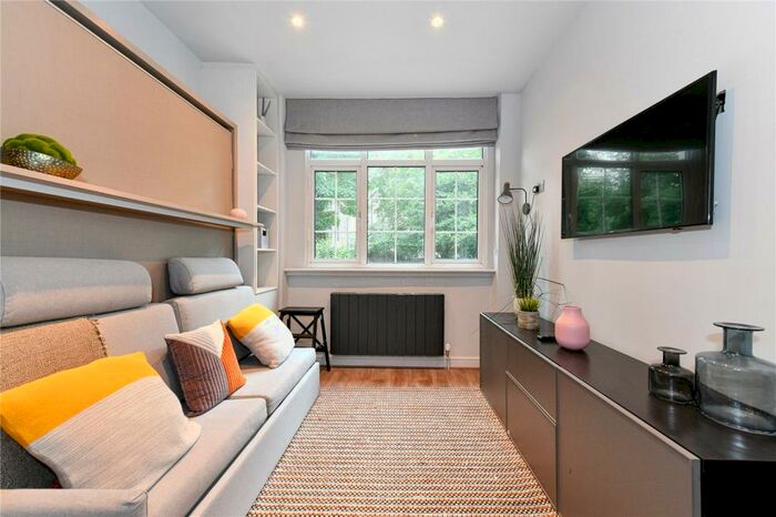 Studio To Rent In Oakley Square, Camden, NW1