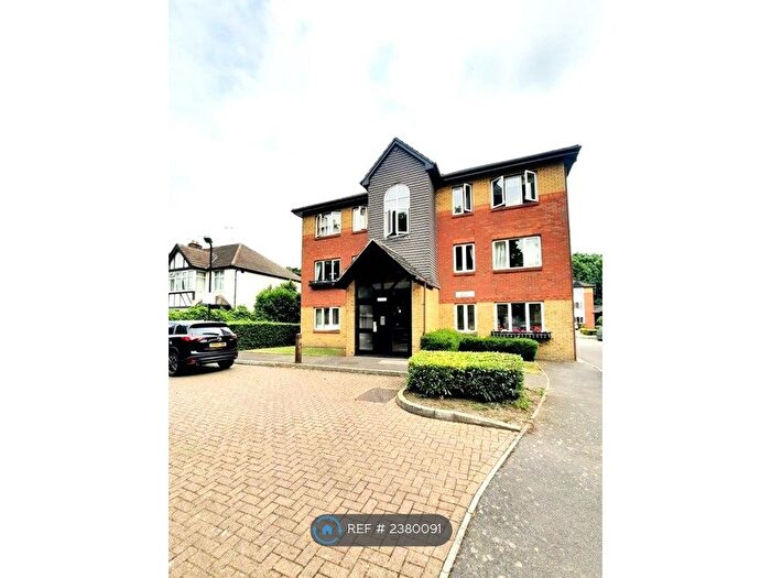 2 Bedroom Flat To Rent In Blair Court, Carshalton, SM5