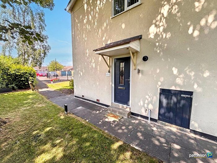 2 Bedroom Flat For Sale In Fern Avenue, Fawdon, Newcastle Upon Tyne, NE3