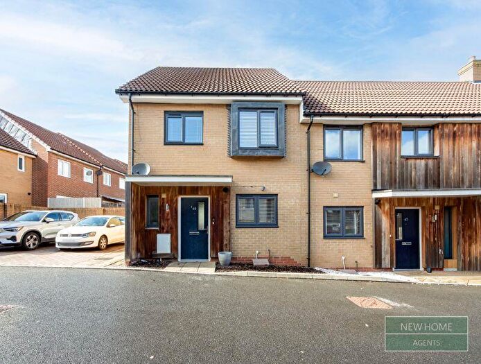 3 Bedroom End Of Terrace House For Sale In Hoopers Walk, Bristol, BS30