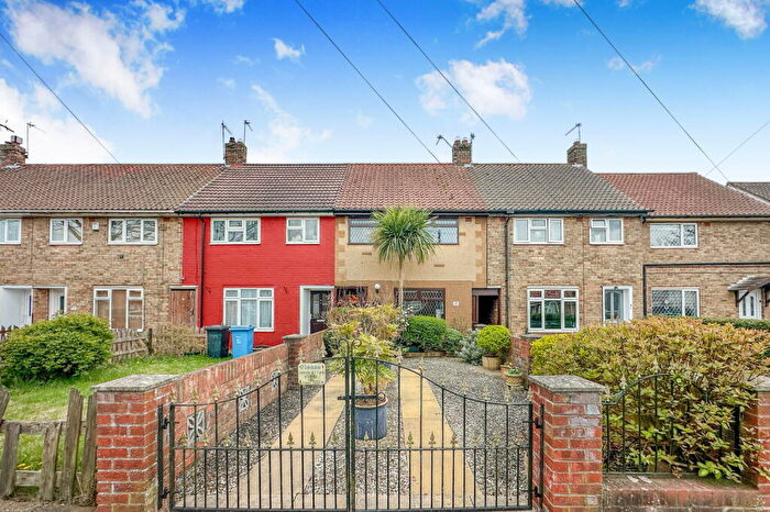 3 Bedroom Terraced House For Sale In Stockwell Grove, Hull, HU9