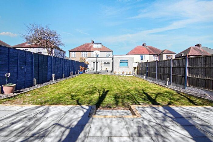 4 Bedroom Semi-Detached House For Sale In Tile Hill Lane, Coventry, CV4