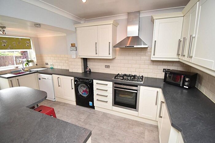 2 Bedroom Chalet For Sale In The Gardens, Doddinghurst, CM15