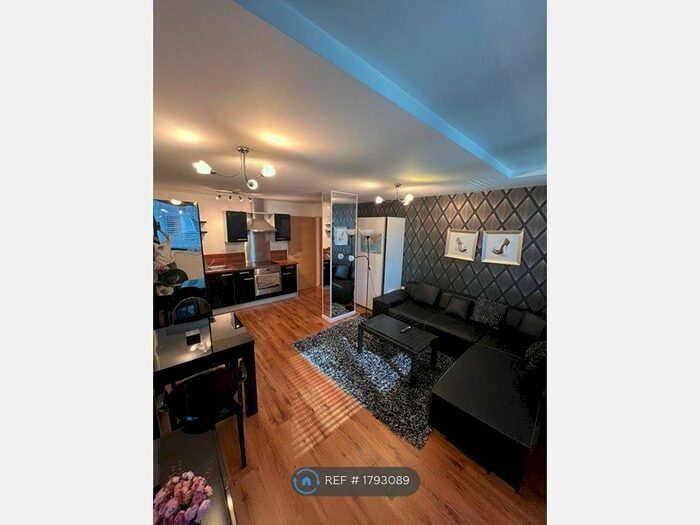 1 Bedroom Flat To Rent In Mann Island, Liverpool, L3