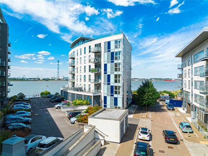 2 Bedroom Flat To Rent In Wainwright Avenue, Greenhithe, DA9