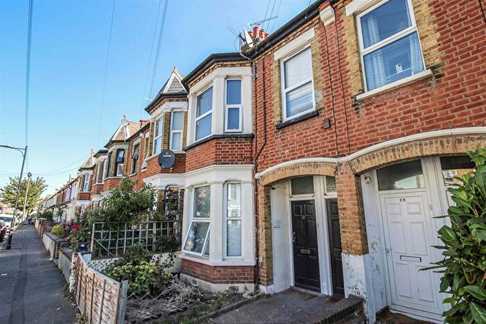 4 Bedroom Flat For Sale In Moseley Street, Southchurch Village, SS2