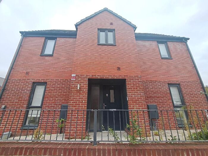3 Bedroom Semi-Detached House To Rent In Bank Street, Manchester, M11