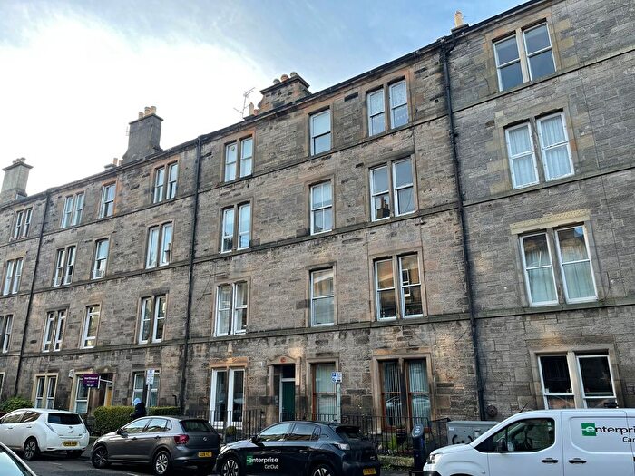 3 Bedroom Flat To Rent In Blackwood Crescent, Edinburgh, EH9