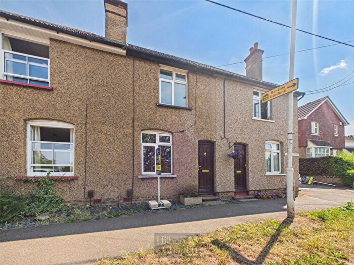 2 Bedroom Terraced House For Sale In Wash Road West, Basildon, Essex, SS15