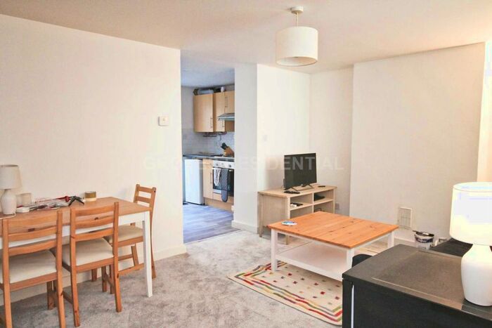 1 Bedroom Flat To Rent In Livingstone Road, Hove, BN3