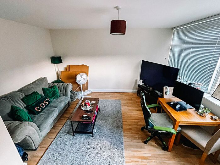 2 Bedroom Flat To Rent In London Road, Riverhead, TN13
