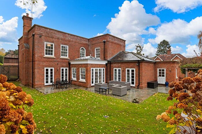 5 Bedroom Detached House For Sale In The Close, Odiham, Hook, Hampshire, RG29