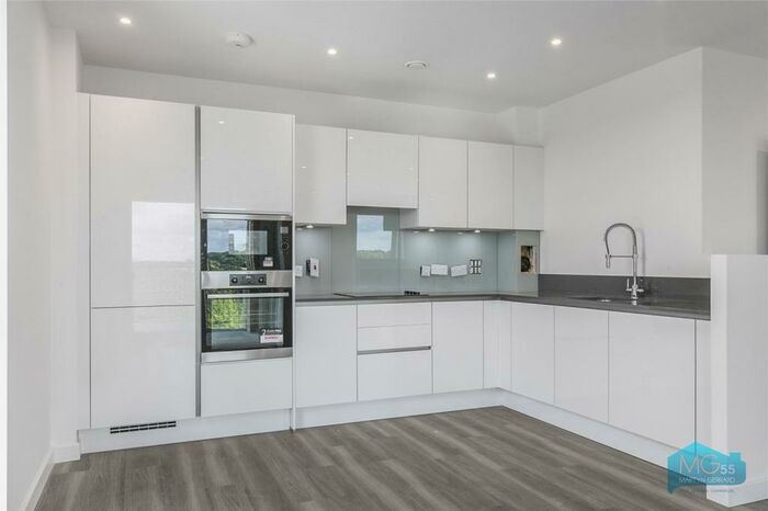 2 Bedroom Apartment To Rent In Cornforth Lane, Mill Hill, London, NW7