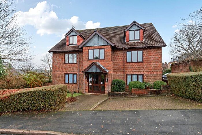 2 Bedroom Flat For Sale In Park View Road, Berkhamsted, HP4