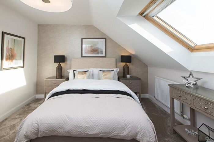 3 Bedroom End Of Terrace House For Sale In Inkersall Road, Chesterfield, Derbyshire, S43