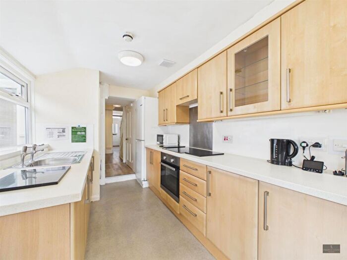 5 Bedroom House To Rent In Portland Street, Exeter, EX1