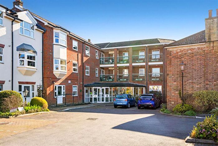2 Bedroom Flat For Sale In Crane Bridge Road, Salisbury, SP2