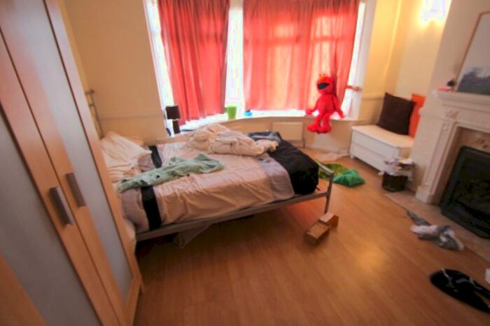 3 Bedroom Semi-Detached House To Rent In Eden Mount, Burley, Leeds, LS4