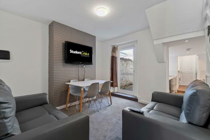 4 Bedroom Terraced House To Rent In West Hill Road, Plymouth, Devon, PL4