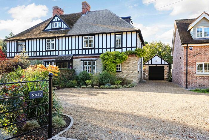 5 Bedroom Semi-Detached House For Sale In Royston Road, Harston, CB22