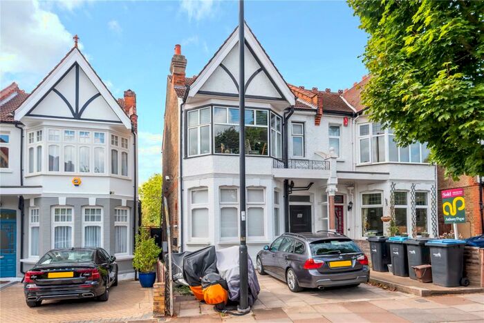 Studio To Rent In Fox Lane, Palmers Green, London, N13