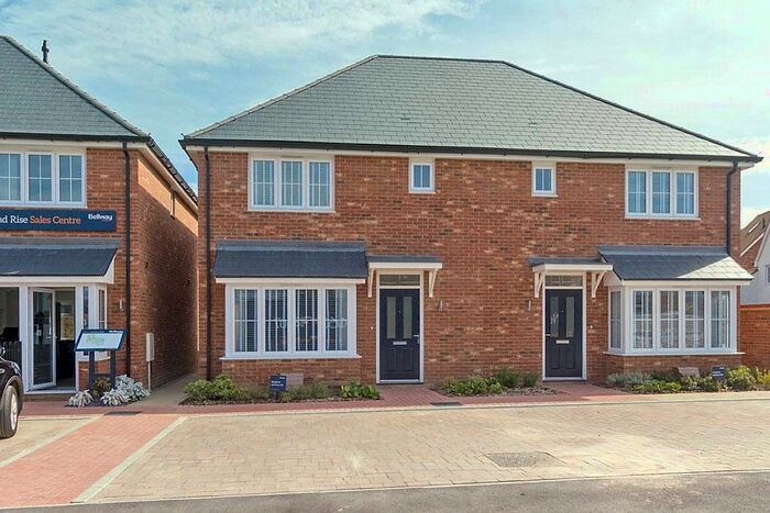 3 Bedroom Semi-Detached House To Rent In Trevithick Drive, Wouldham, Kent, ME1