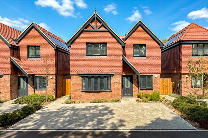 4 Bedroom Detached House For Sale In Oaklands Lane, Smallford, St. Albans, Hertfordshire, AL4