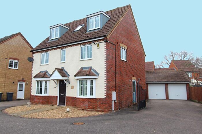 5 Bedroom Detached House For Sale In The Glebe, Clapham, MK41