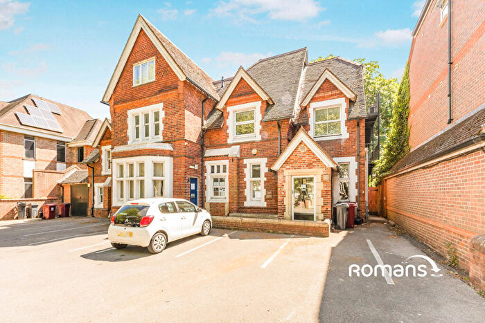 3 Bedroom Flat To Rent In London Road, Reading, Berkshire, RG1