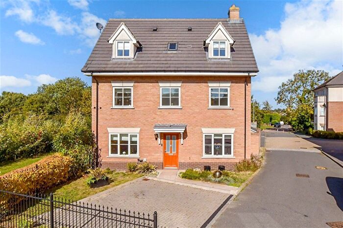 5 Bedroom Detached House For Sale In Buckingham Road, Epping, Essex, CM16