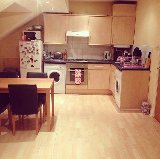 2 Bedroom Flat To Rent In Kremlin Drive, Liverpool, L13