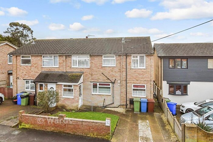 5 Bedroom Semi Detached House For Sale In Wards Hill Road, Minster On Sea, Sheerness, Kent, ME12