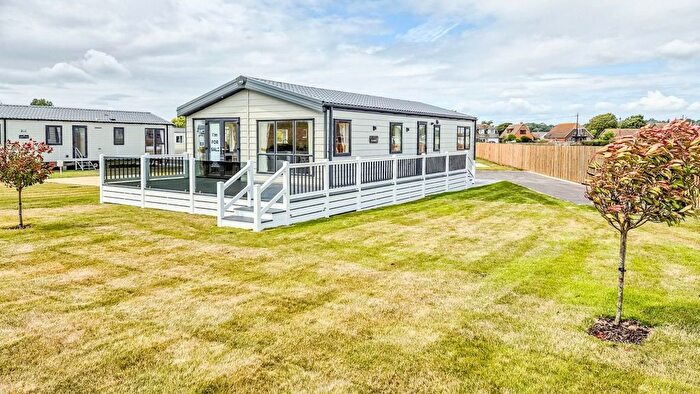 2 Bedroom Mobile/park Home For Sale In Pett Level Road, Winchelsea, TN36