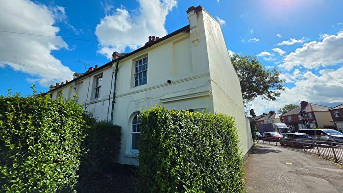 3 Bedroom Terraced House To Rent In Baddow Road, Essex, Chelmsford, CM2
