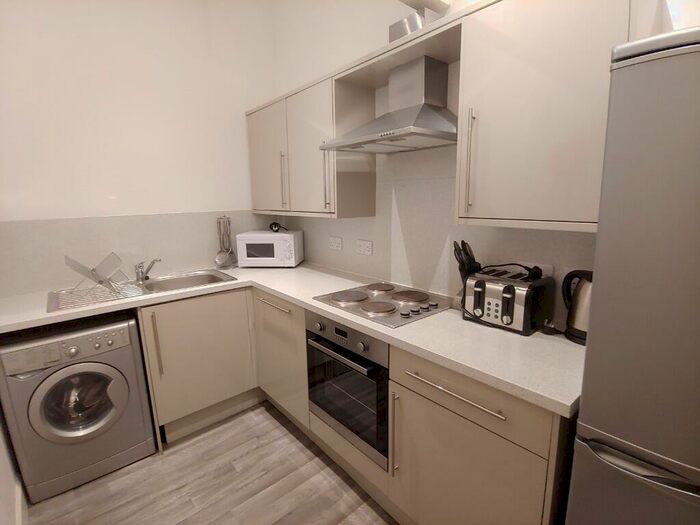 3 Bedroom Flat To Rent In Lothian Road, Tollcross, Edinburgh, EH3