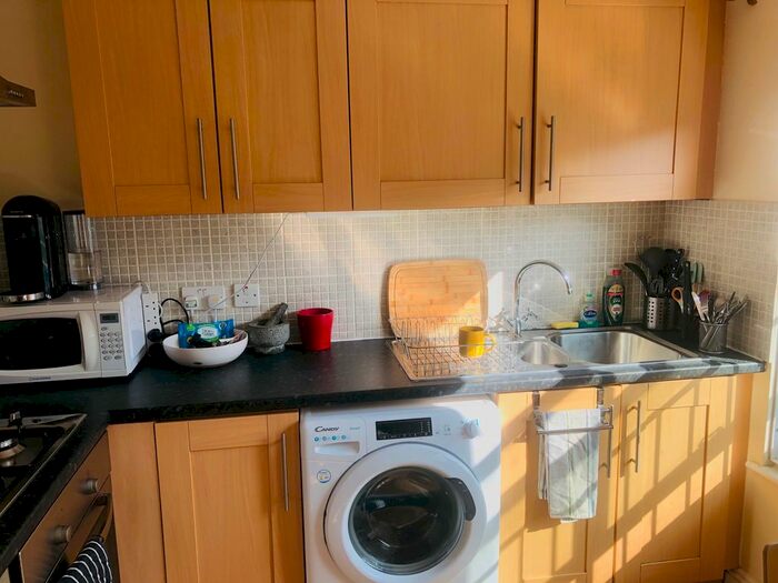 1 Bedroom Flat To Rent In Upper Richmond Road, London, SW15