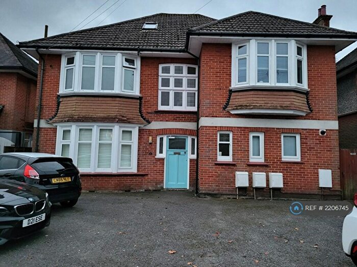 2 Bedroom Flat To Rent In Stokewood Road, Bournemouth, BH3