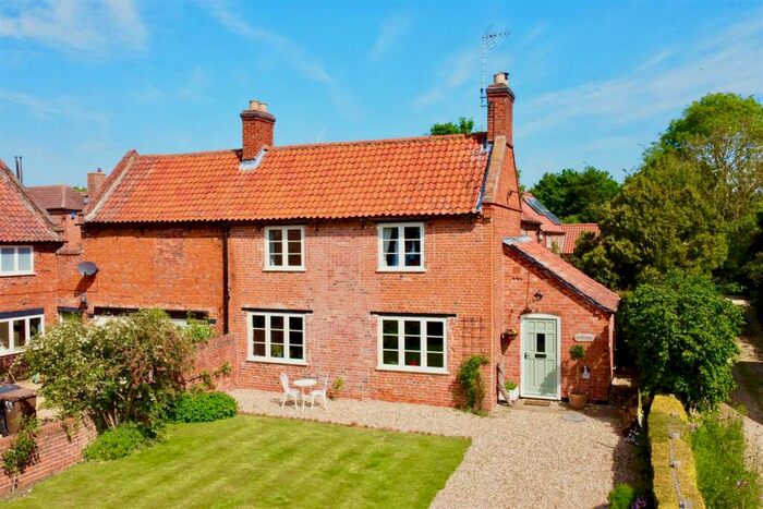 3 Bedroom House For Sale In Chapel Street, Beckingham, LN5