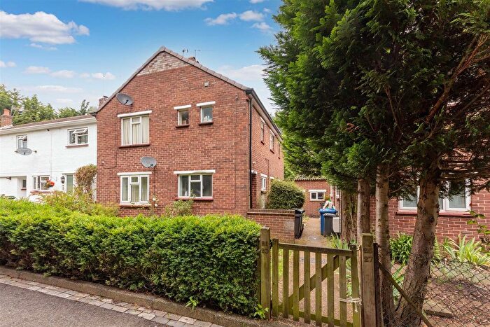1 Bedroom Maisonette For Sale In Norreys Drive, Maidenhead, SL6