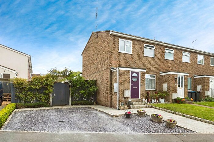 2 Bedroom End Terrace House For Sale In Dunstall Farm Road, Burgess Hill, RH15