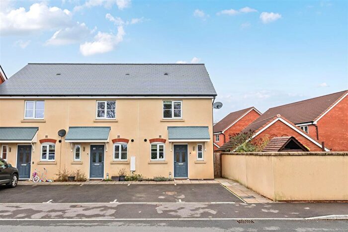 2 Bedroom End Terrace House For Sale In Winchcombe Avenue, Devizes, SN10